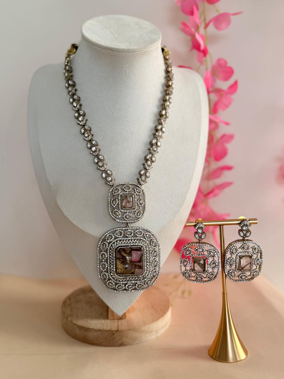 Ornate Elegance – Blush Edition (Mossonite Replica)