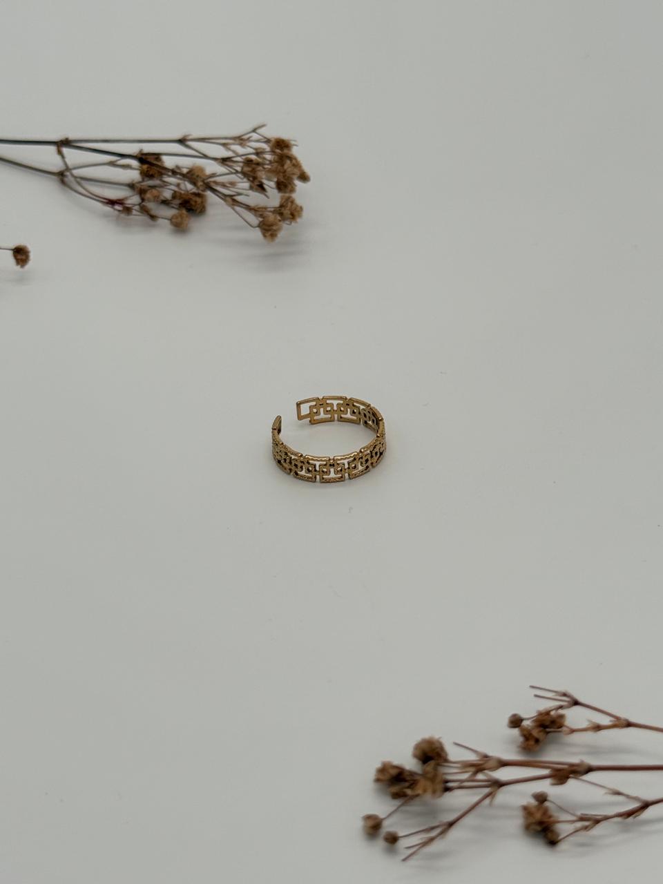 Golden Maze – Adjustable Anti Tarnish Ring