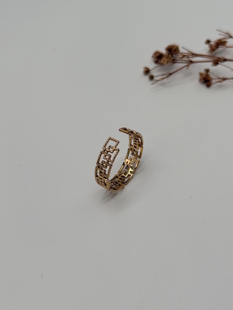 Golden Maze – Adjustable Anti Tarnish Ring
