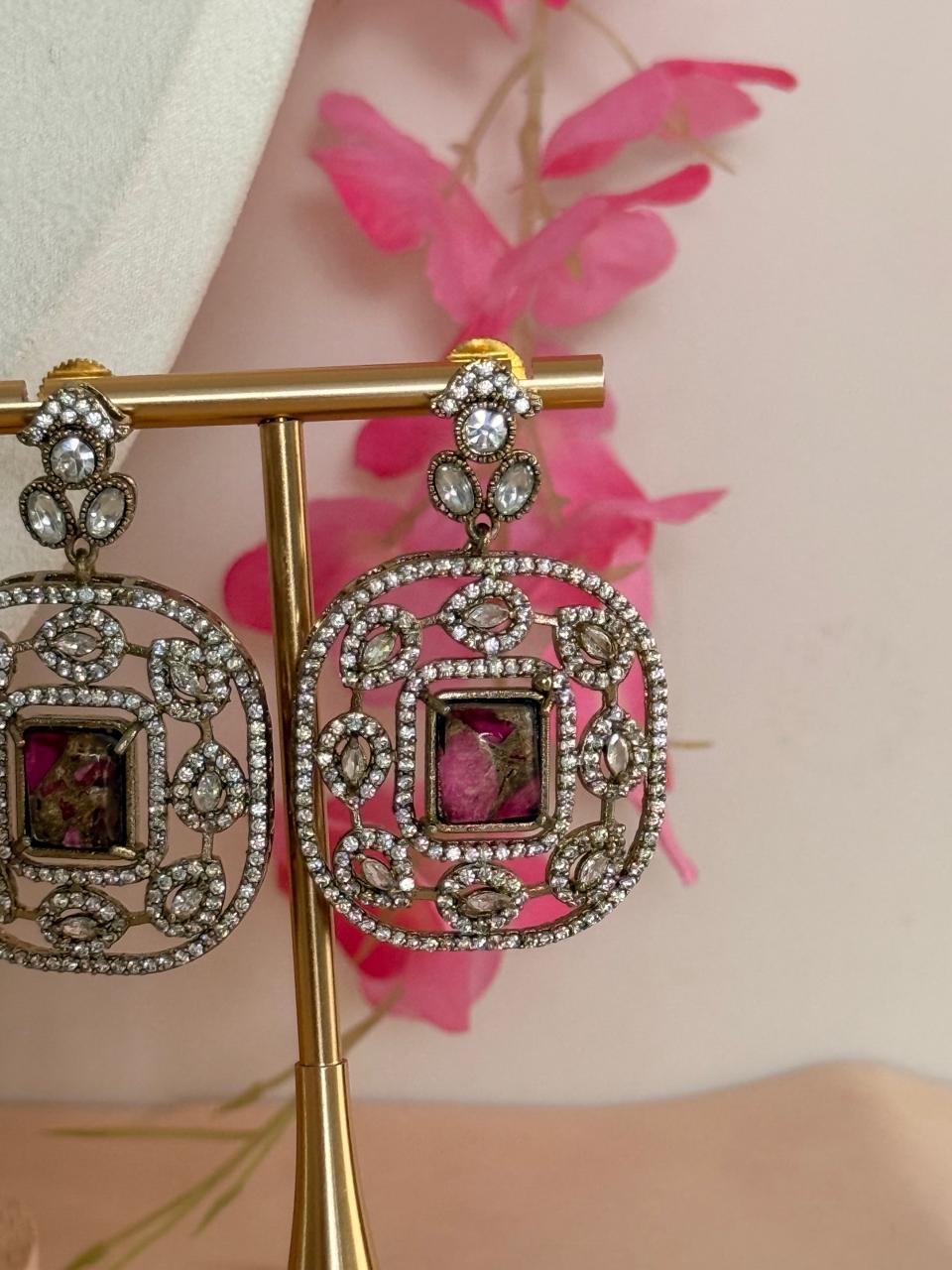 Ornate Elegance – Royal Amethyst (Mossonite Replica)