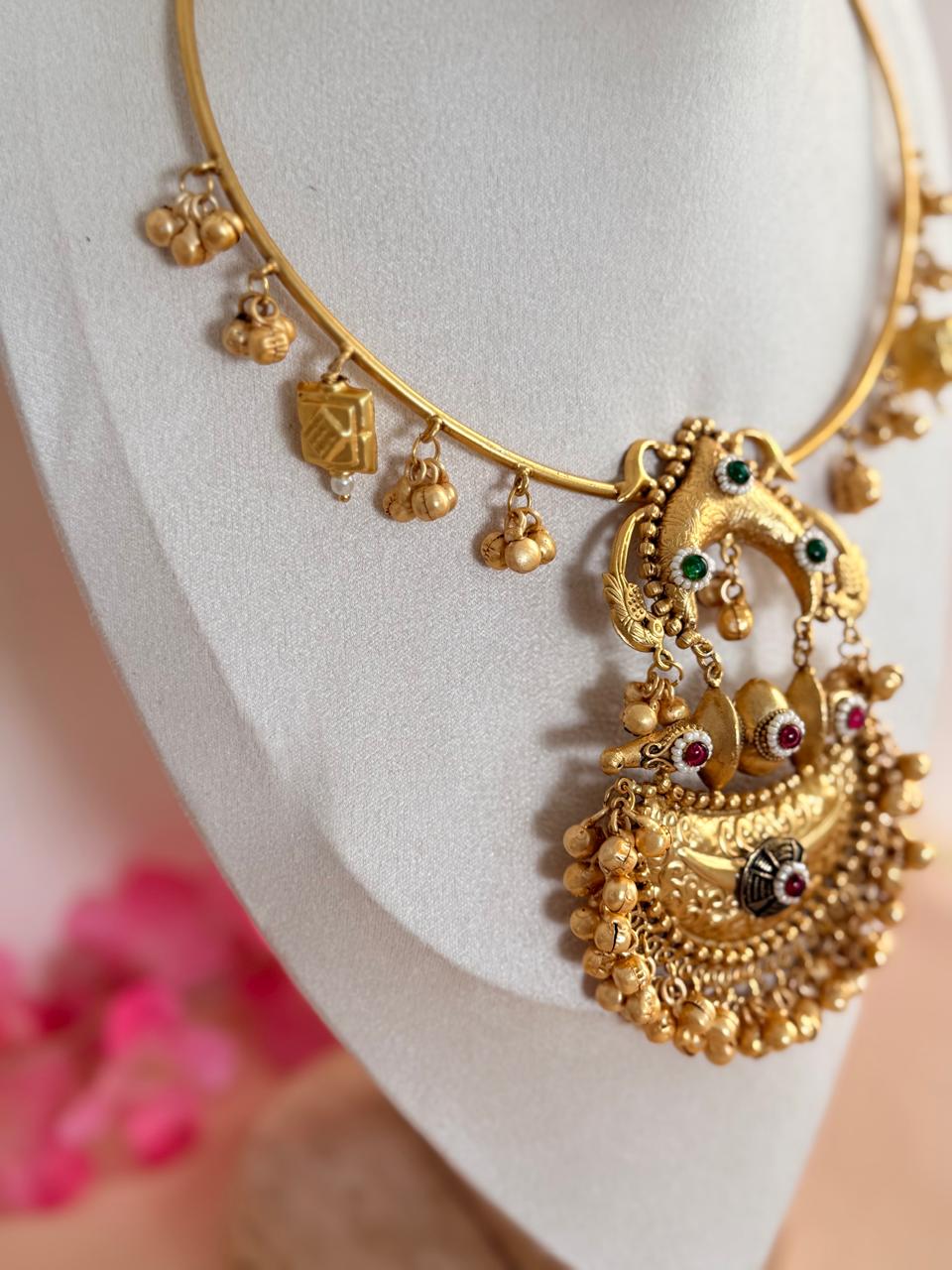 Empress Charm Hasli Set