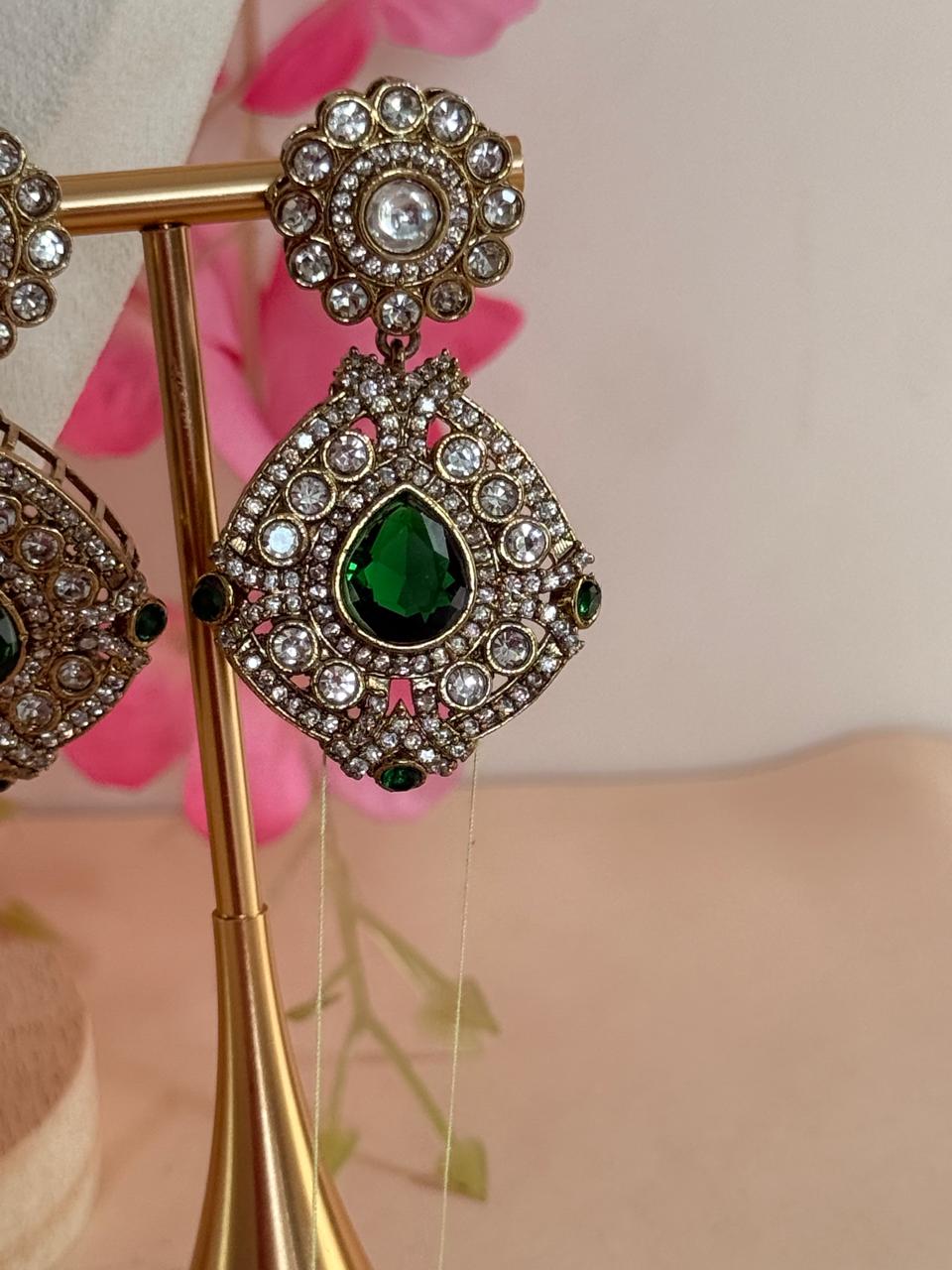 Queen’s Embrace – Mossonite Replica Necklace Set