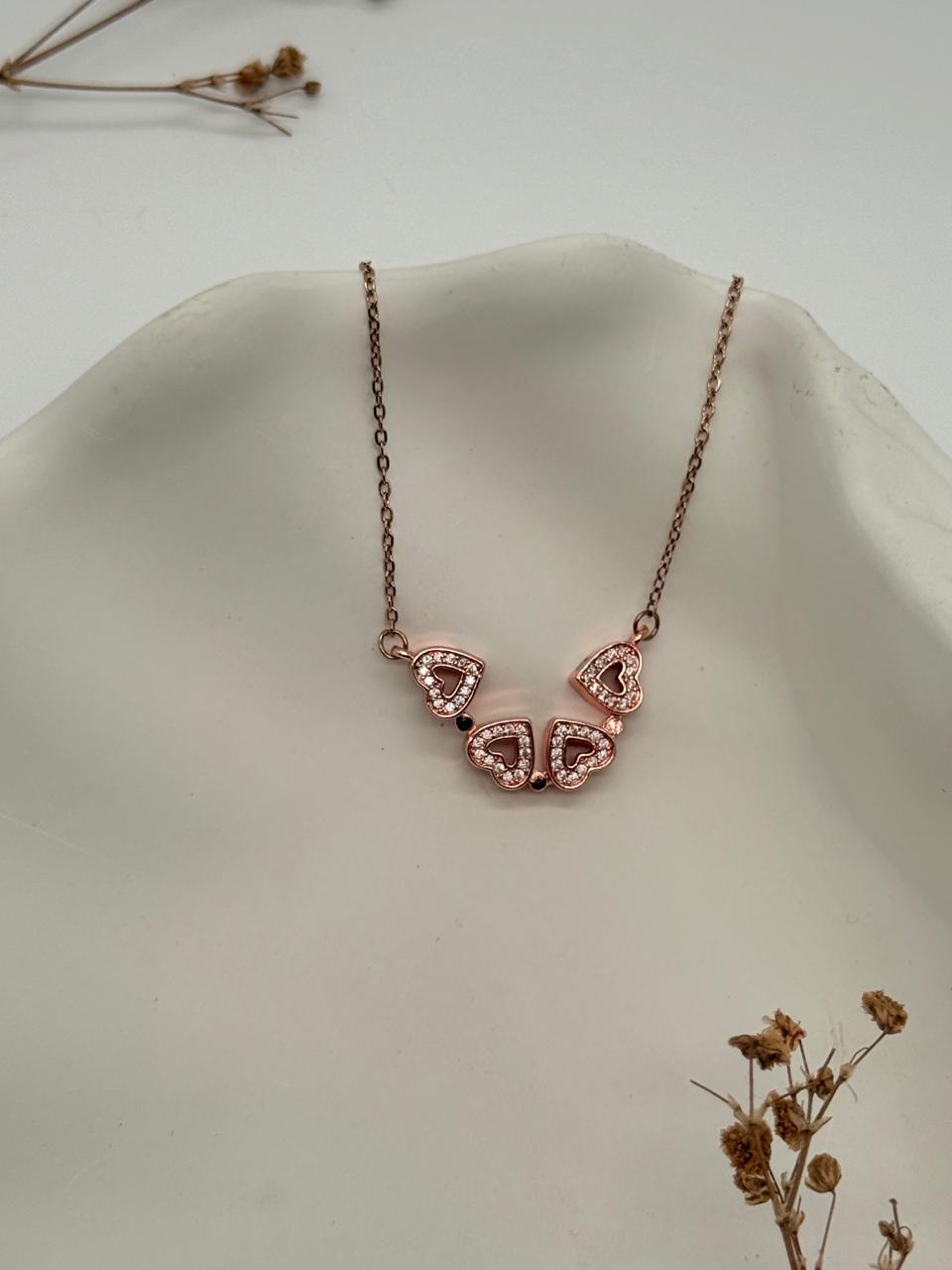 SimpLuv โ Rose Gold Magnetic Heart Necklace