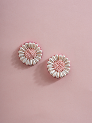 Pearl Daisy – Handmade Floral Stud Earrings