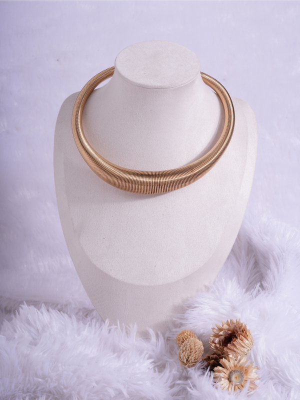 Regal Coil – Hasli Necklace