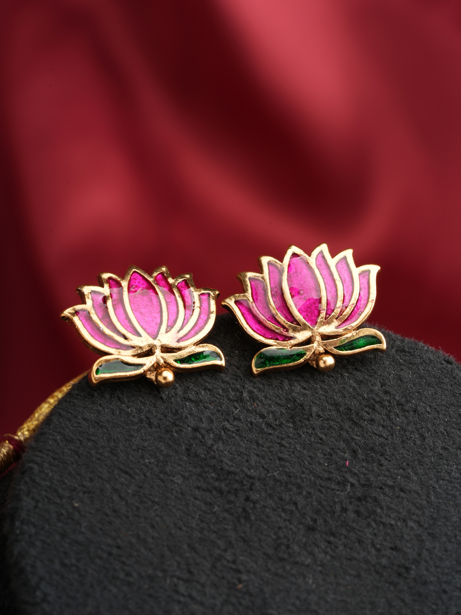 Kamala Roopika Haar – Lotus Motif Necklace Set