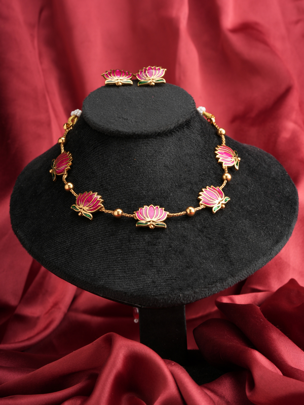 Kamala Roopika Haar – Lotus Motif Necklace Set