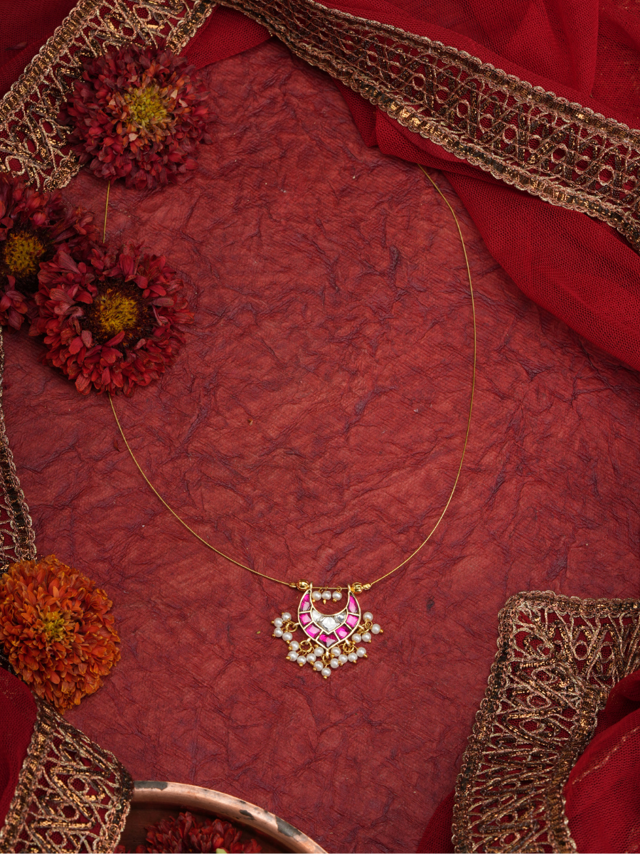 Elegant Aura Jadau Pendant