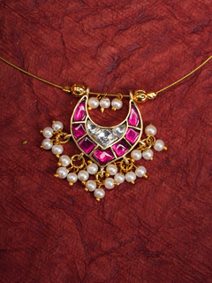 Elegant Aura Jadau Pendant