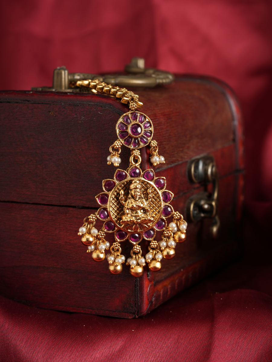 Laxmiroopini Muktika – Temple Maang Tikka (Pearl Edition)