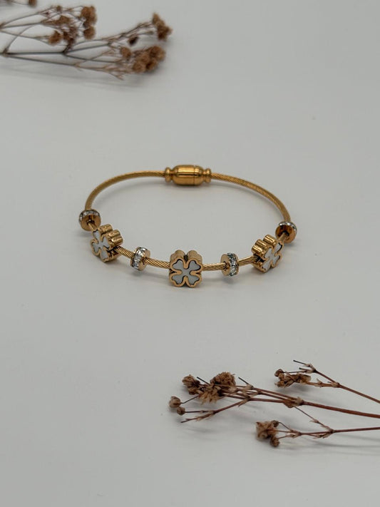 Clover Twist – Anti Tarnish Bracelet