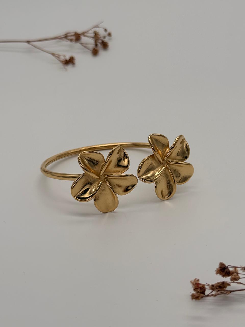 Bold Bloom – Anti Tarnish Cuff Bracelet