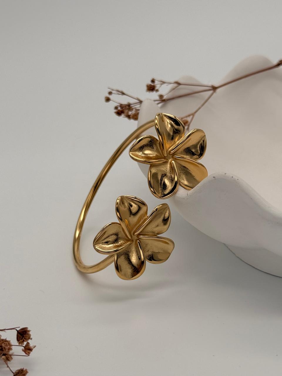 Bold Bloom – Anti Tarnish Cuff Bracelet