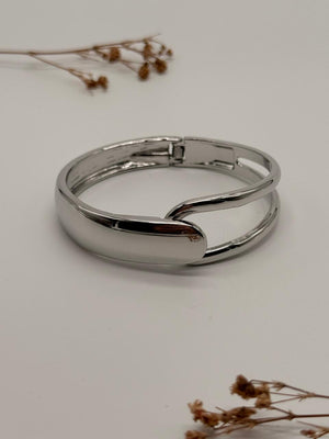 Vortex Hug – Anti Tarnish Openable Bracelet