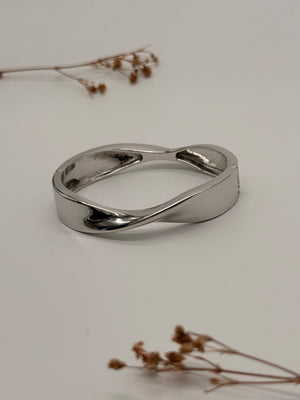 Silver Sway – Anti Tarnish Openable Bracelet
