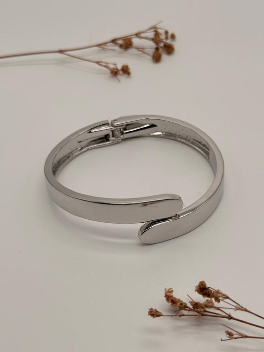 Twist Tide – Anti Tarnish Openable Bracelet