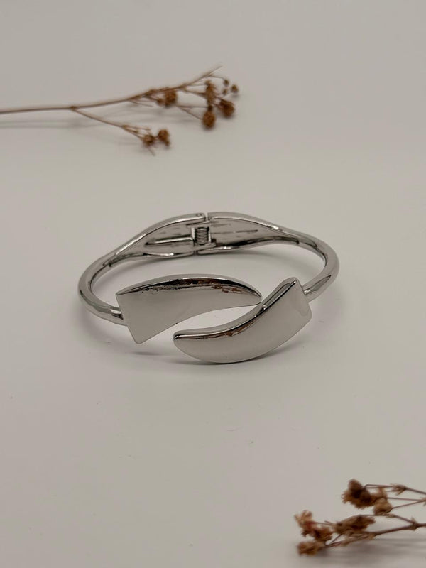 Luna Loop – Anti Tarnish Openable Bracelet