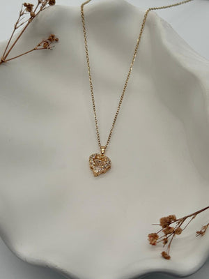 Luvine – Heart-Shaped Love Pendant Necklace ✨