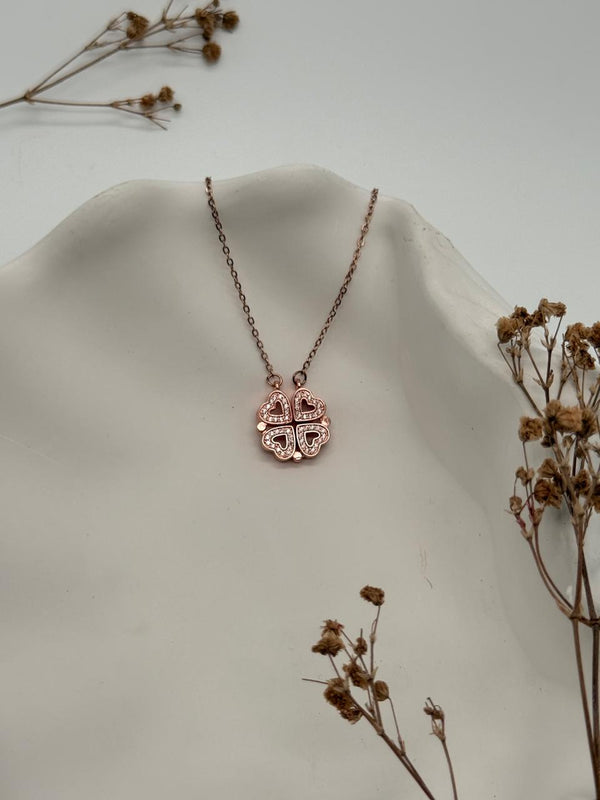 SimpLuv – Rose Gold Magnetic Heart Necklace