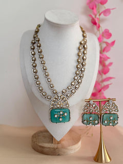 Royal Radiance – Mint Mist Mossonite Set