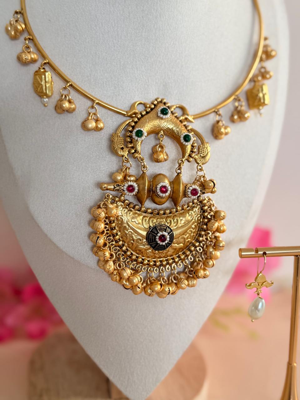 Empress Charm Hasli Set