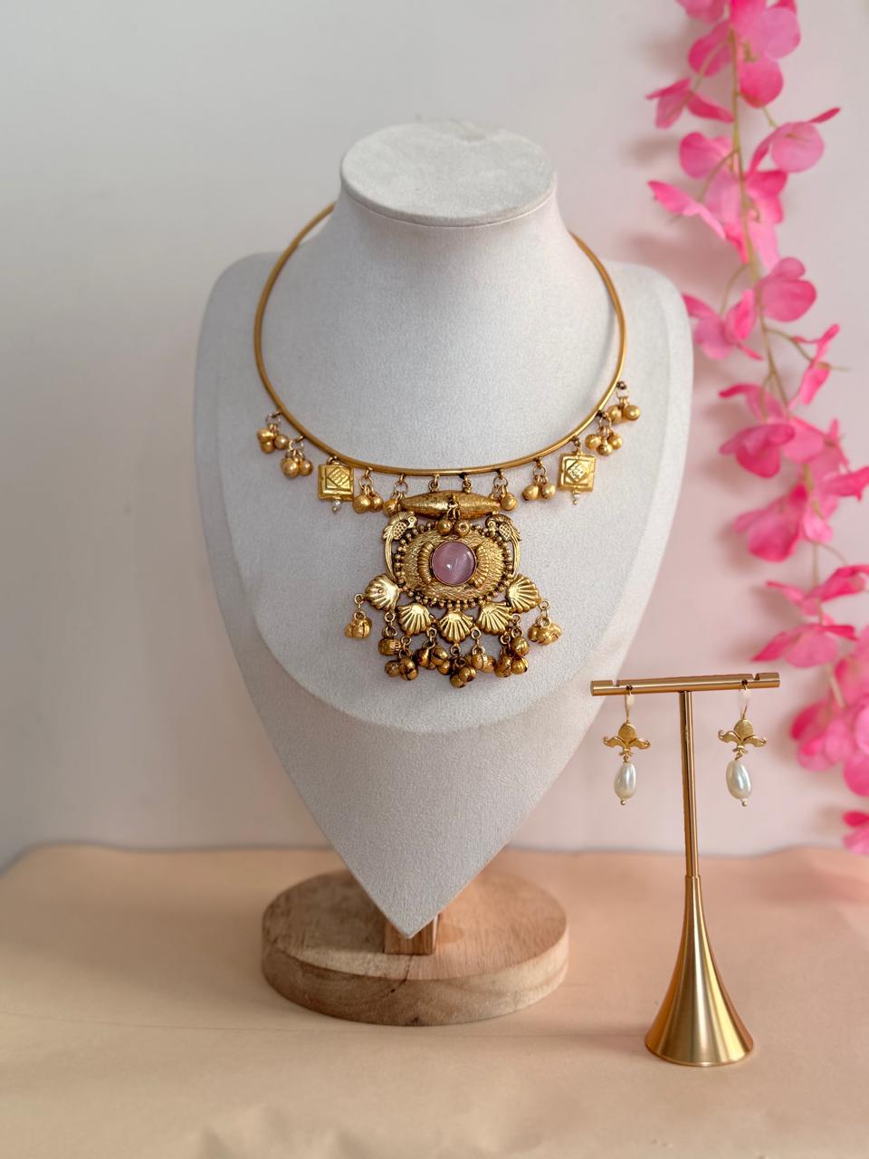 Royal Radiance Hasli Set