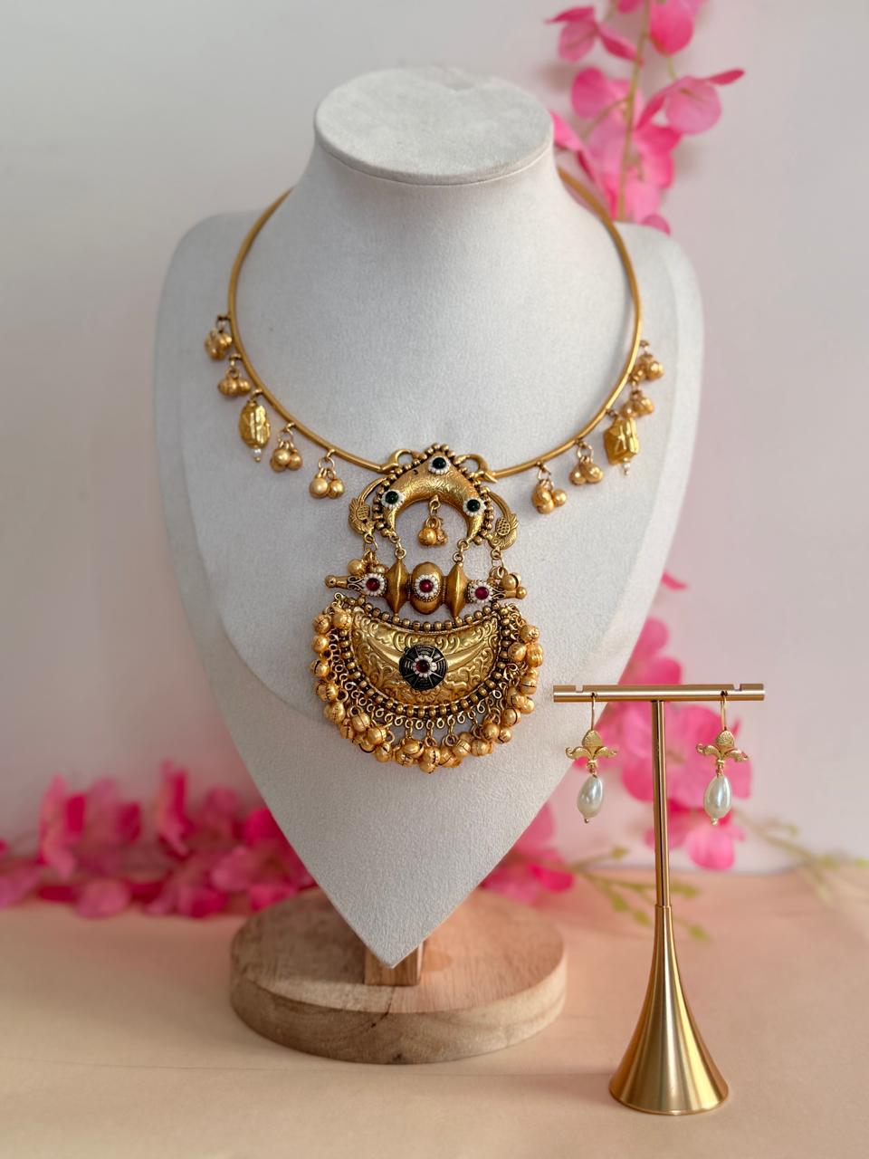 Empress Charm Hasli Set