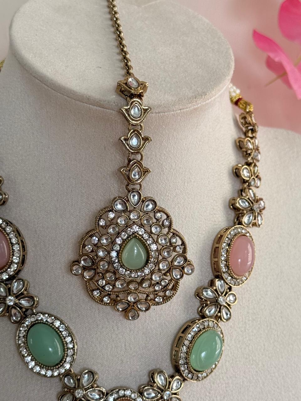 Royal Radiance Kundan Set – Pastel Pink & Mint