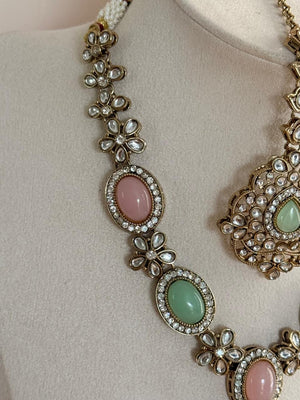 Royal Radiance Kundan Set – Pastel Pink & Mint
