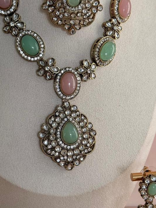 Royal Radiance Kundan Set – Pastel Pink & Mint