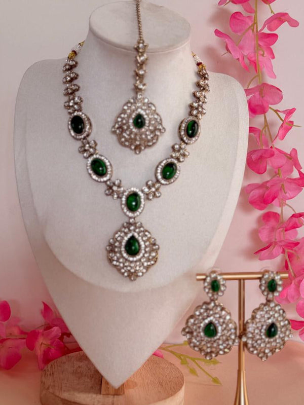 Royal Radiance Kundan Set – Emerald Green