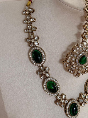 Royal Radiance Kundan Set – Emerald Green