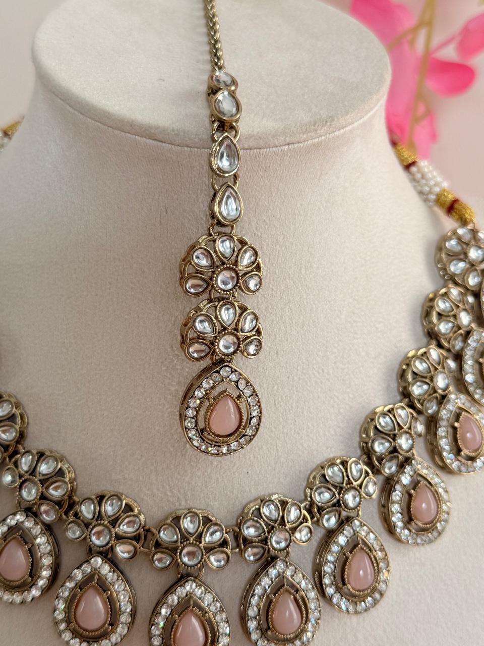 Regal Charm Kundan Set – Pastel Pink