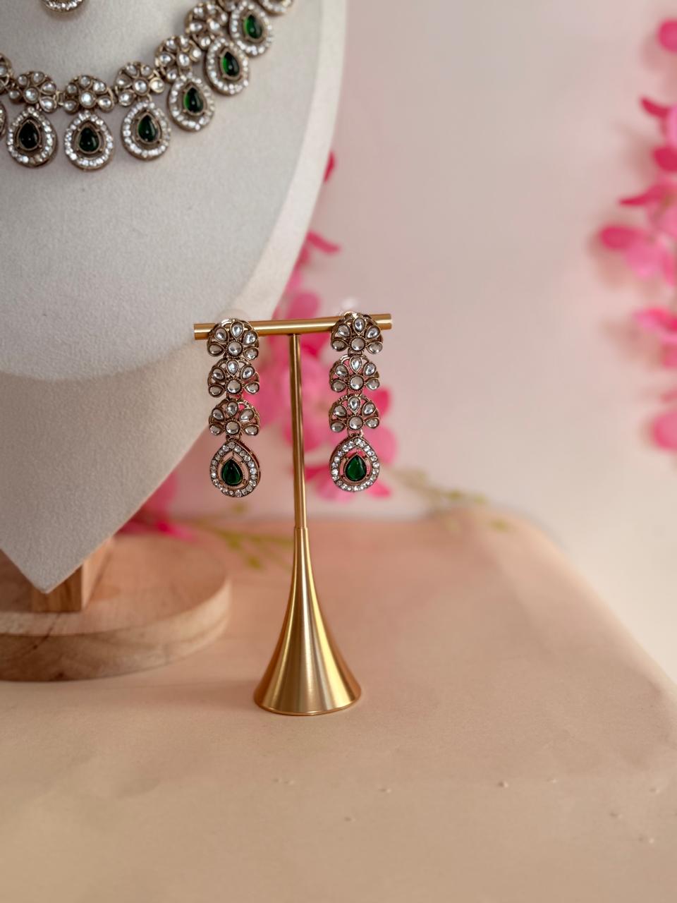 Regal Charm Kundan Set – Emerald Green