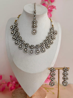 Regal Charm Kundan Set – Classic White