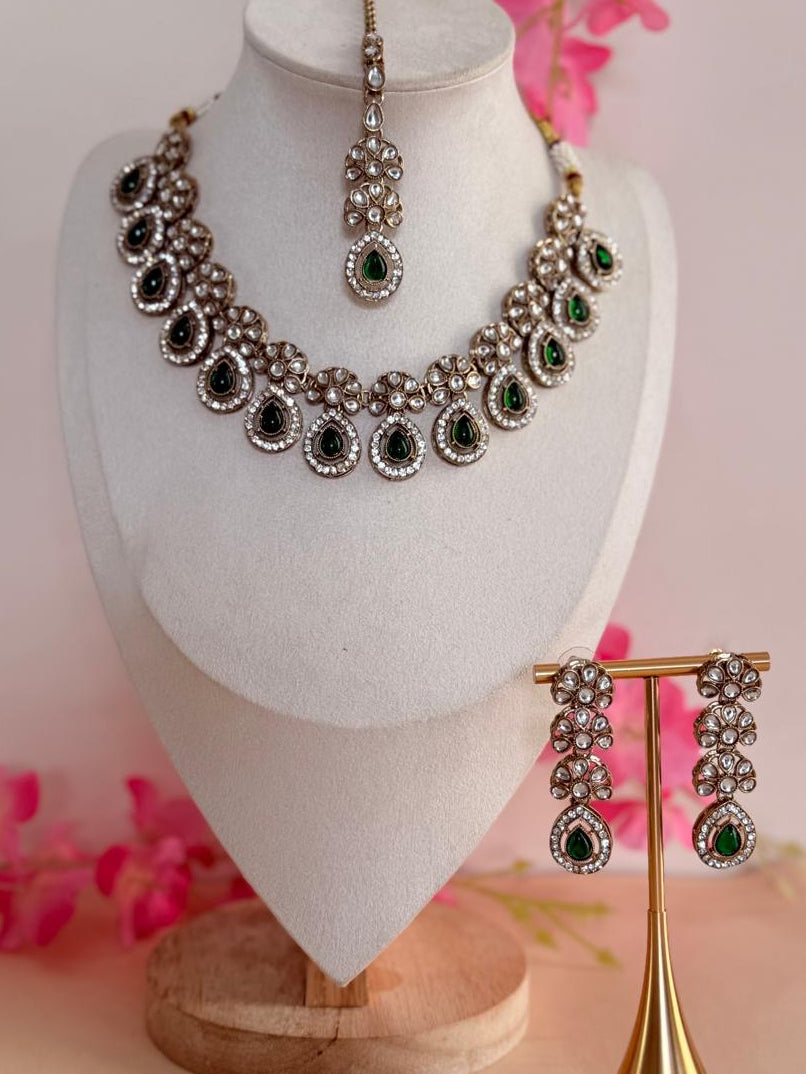 Regal Charm Kundan Set – Emerald Green