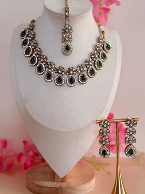 Regal Charm Kundan Set – Emerald Green