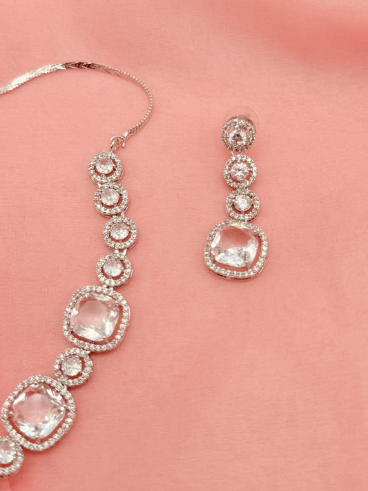 Lustra White AD Necklace Set