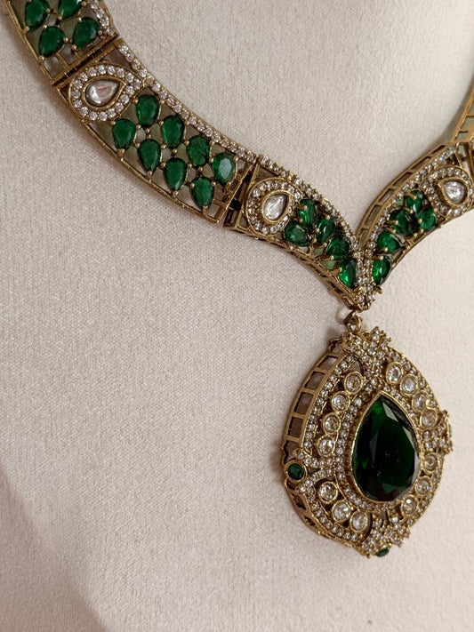 Queen’s Embrace – Mossonite Replica Necklace Set