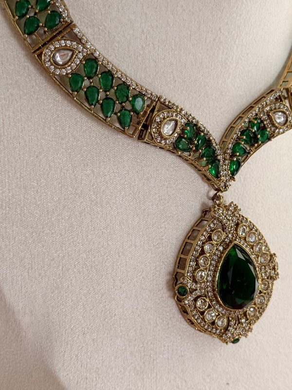 Queen’s Embrace – Mossonite Necklace Set