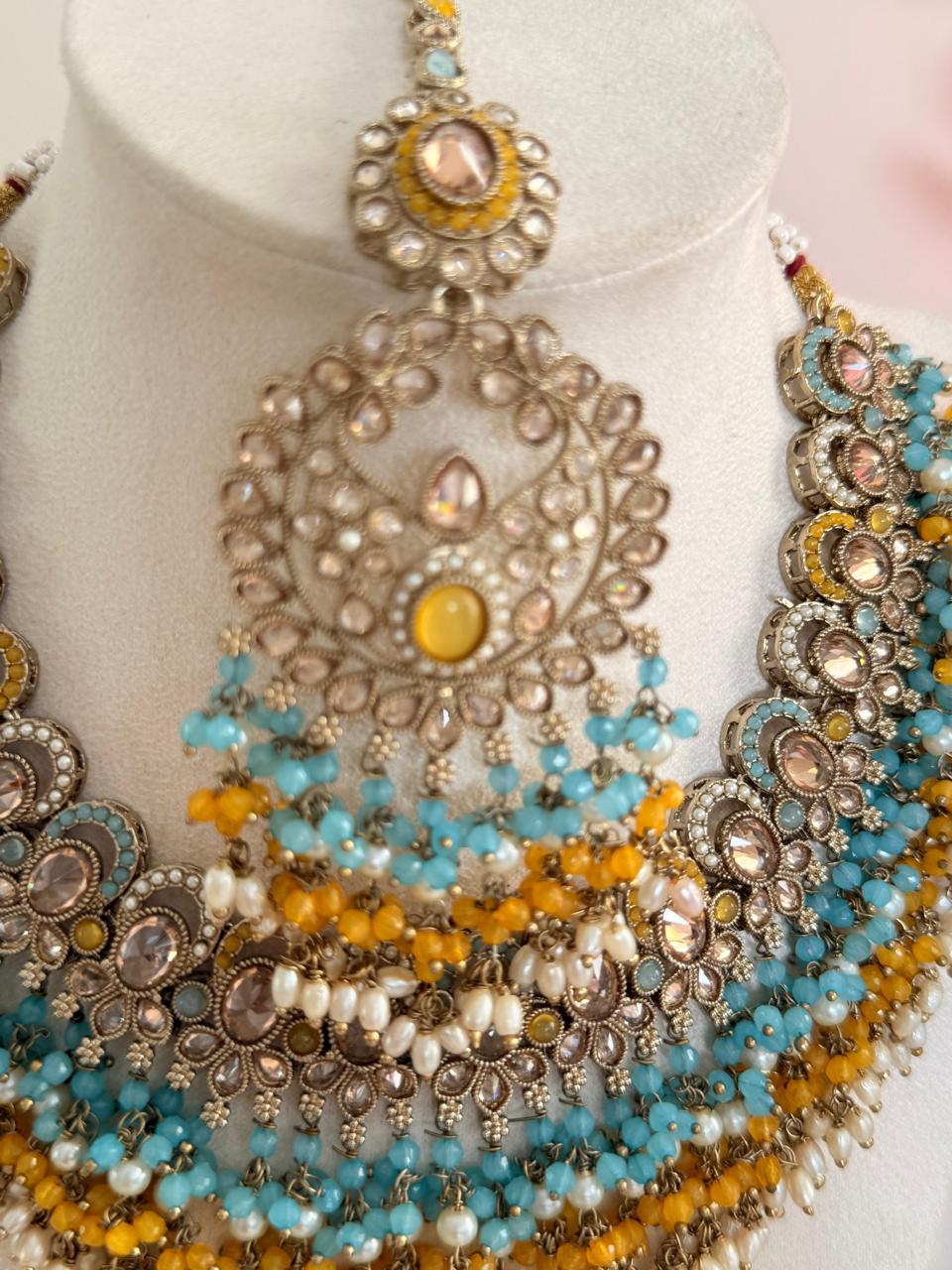 Zohra-e-Noor Pasha Bridal Set