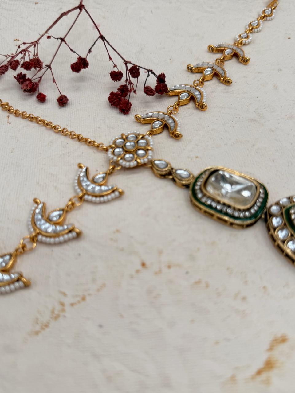 Gulnoor Rajwadi Kundan Replica Bridal Set