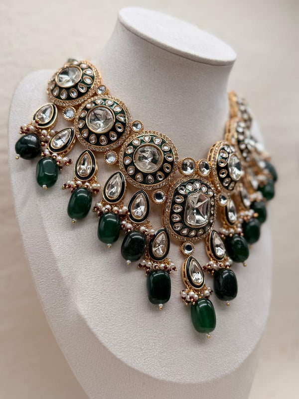 Rajvanshi Emerald Kundan Bridal Set