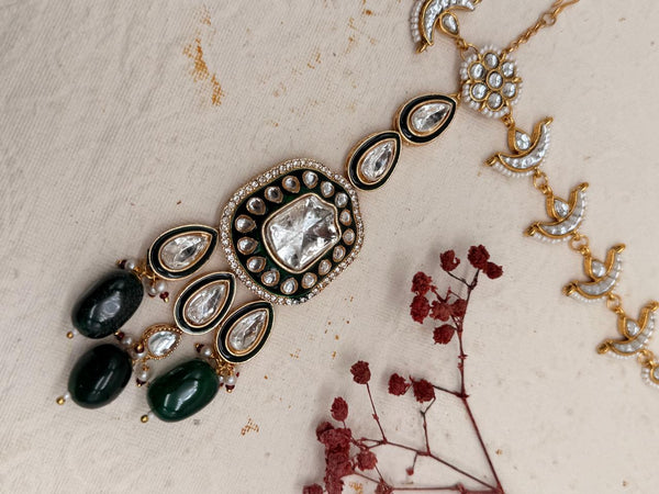 Rajvanshi Emerald Kundan Bridal Set