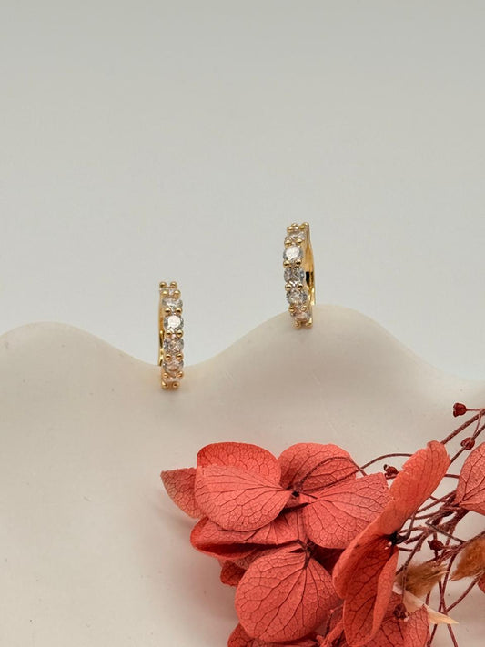 Aura Gleam – Anti Tarnish Ear Cuff