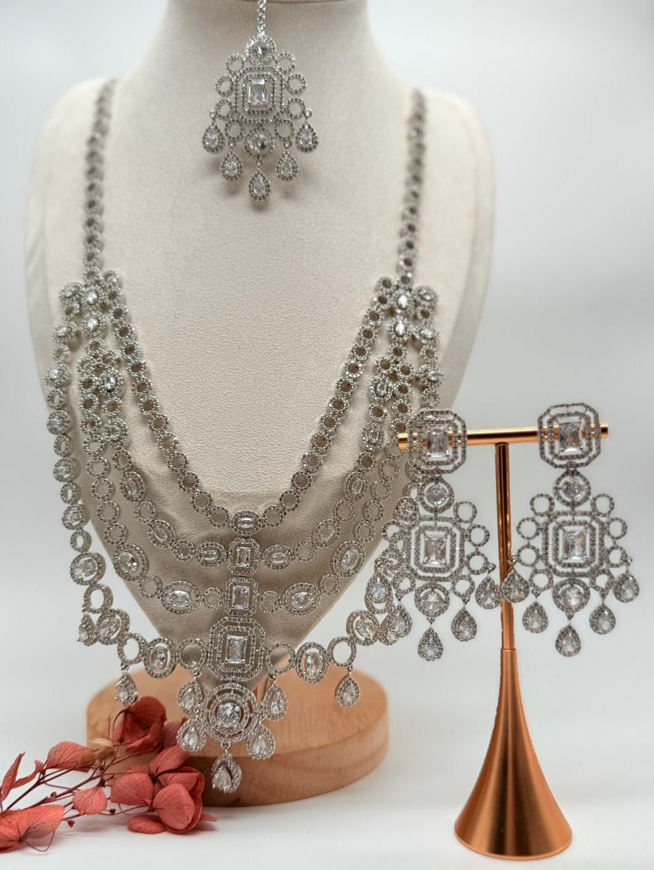 Queen’s Grace AD Necklace Set – Clear / White