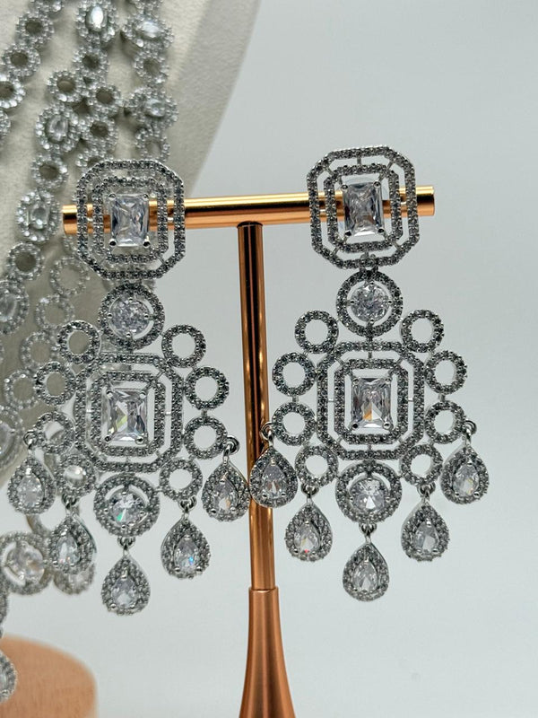 Queen’s Grace AD Necklace Set – Clear / White