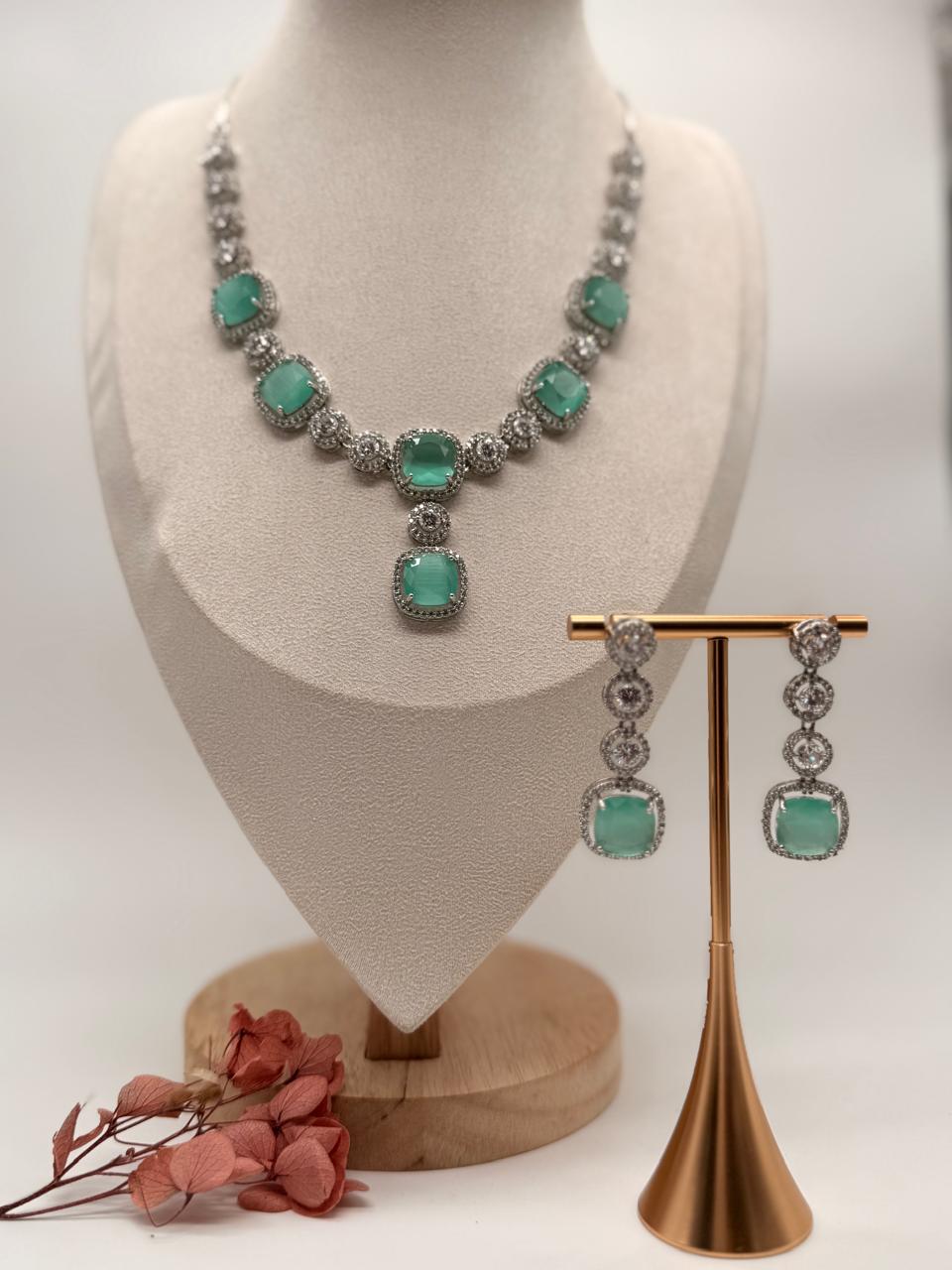 Lustra Mint AD Necklace Set