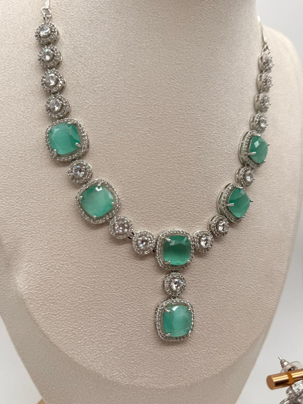 Lustra Mint AD Necklace Set