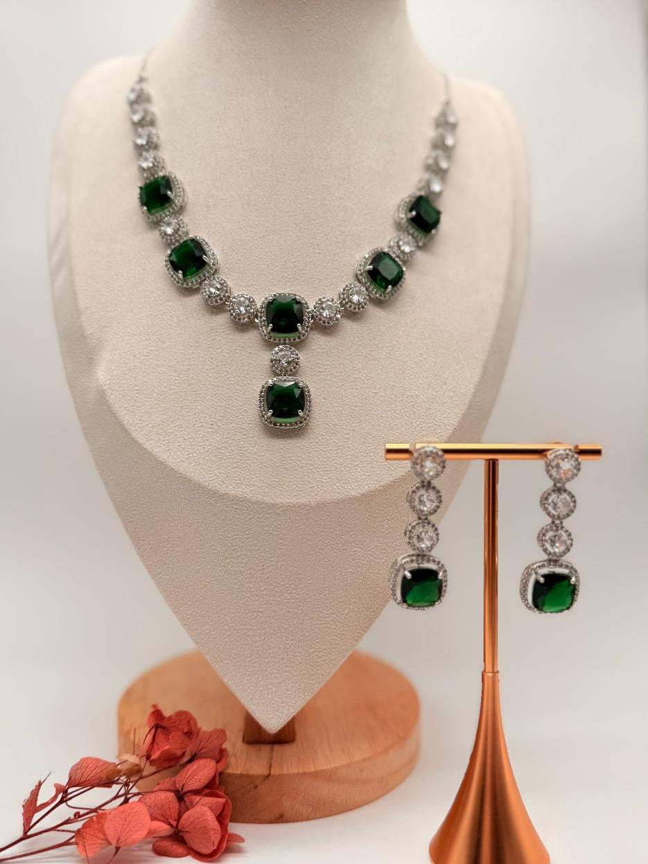 Lustra Emerald AD Necklace Set